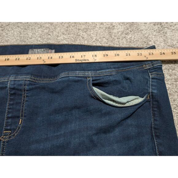 Torrid Super Soft Jeans Dark Wash Size 4 TALL No Button Pocket Stretch Lean Jean - Picture 7 of 8